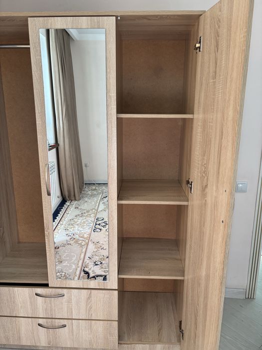 Срочно продается шкаф