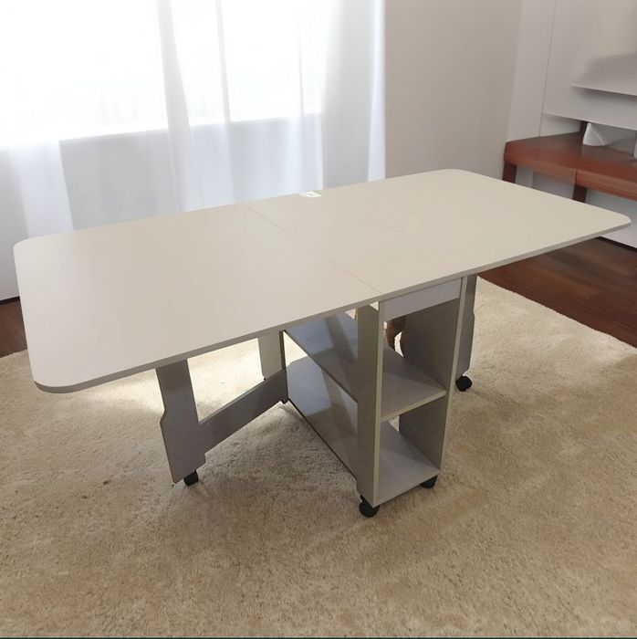 Продам мобильный стол книжка