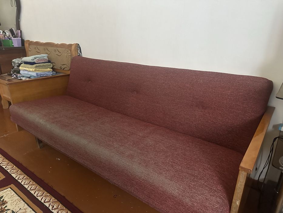 Диван сатилади, бахасы келисимли