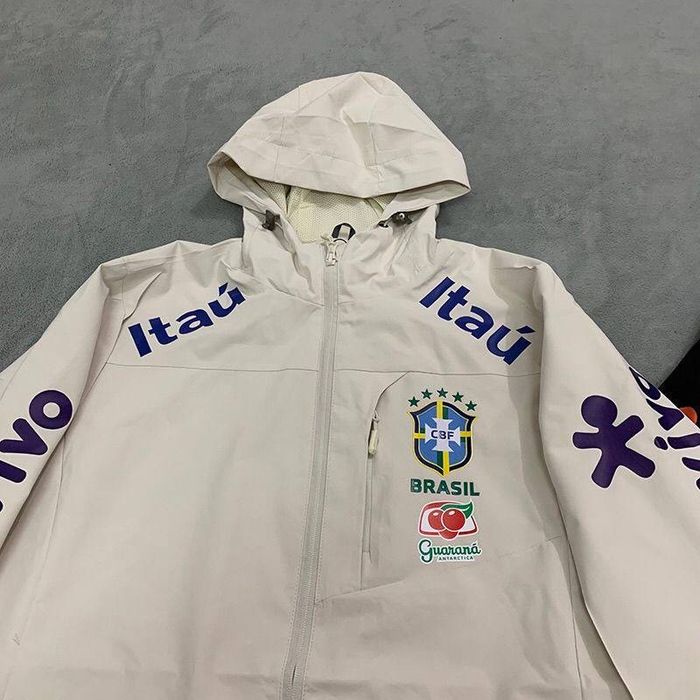 Дождевик сборной Бразилии