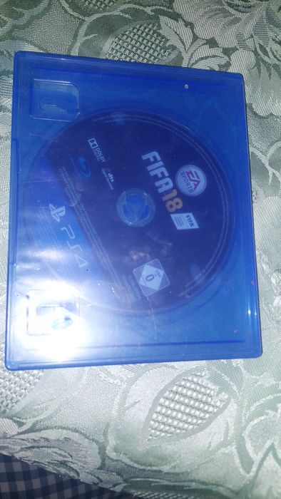 Play Station de vânzare merge foarte bine prețul este puțin negociabil