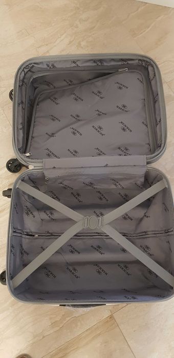 Продам дорожный чемодан