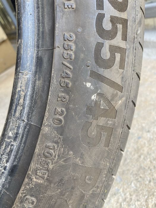 255/45/20 Континентал Летна  Един Брой