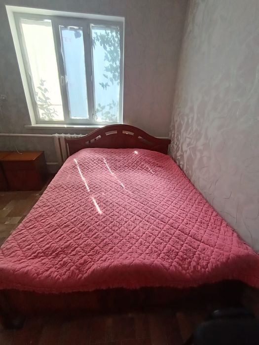 Мебель спальный стол