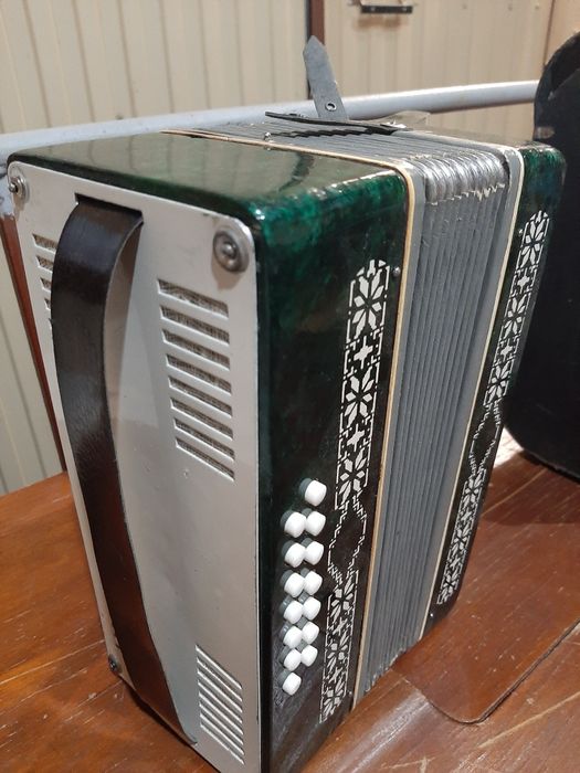 Аккордеон Малыш продам