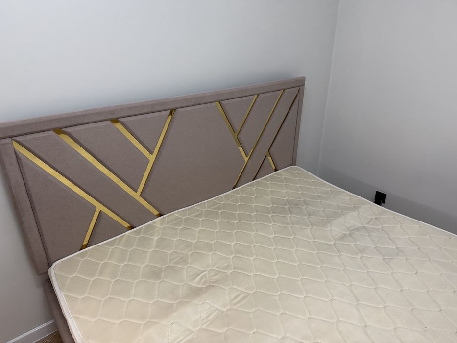 Продаетя king-size кровать с матрасом Б/У - самовывоз