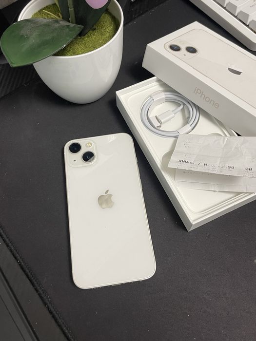 Продам Iphone 13
