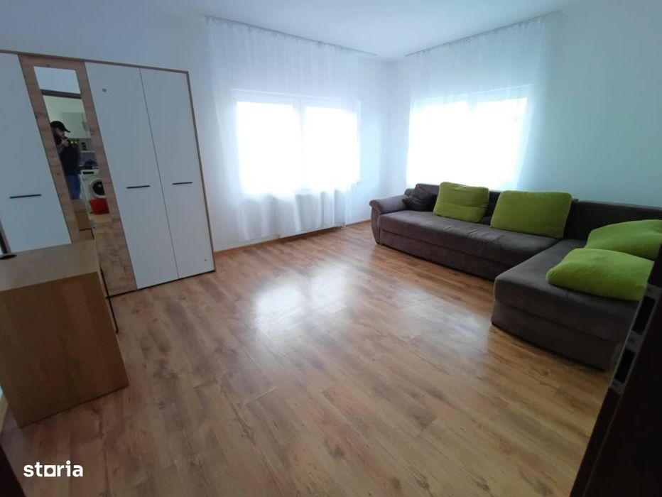 Apartament cu o camera de vanzare in Floresti