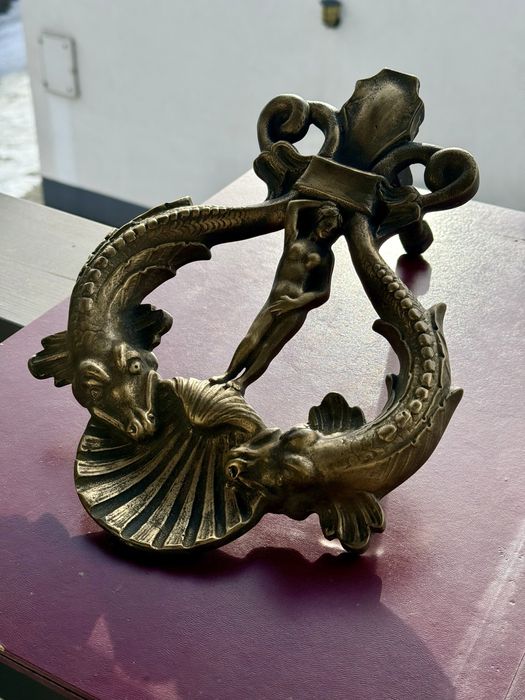 Batator de poarta vechi din bronz