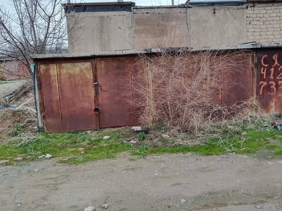 Продам 2 гаража подрят