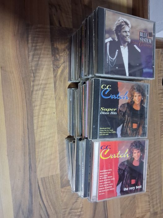 Lot 50 carcase cd uri