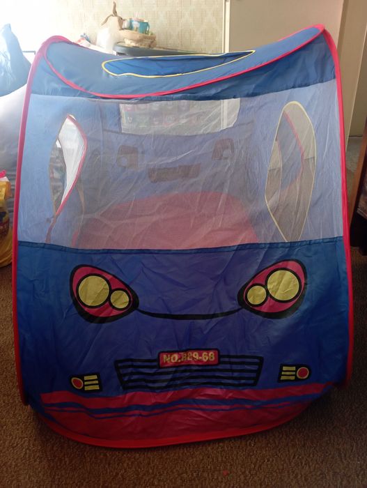 Детски палатки и кошове за играчки