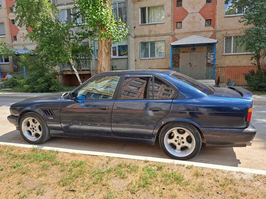 Продам BMW E34 525i