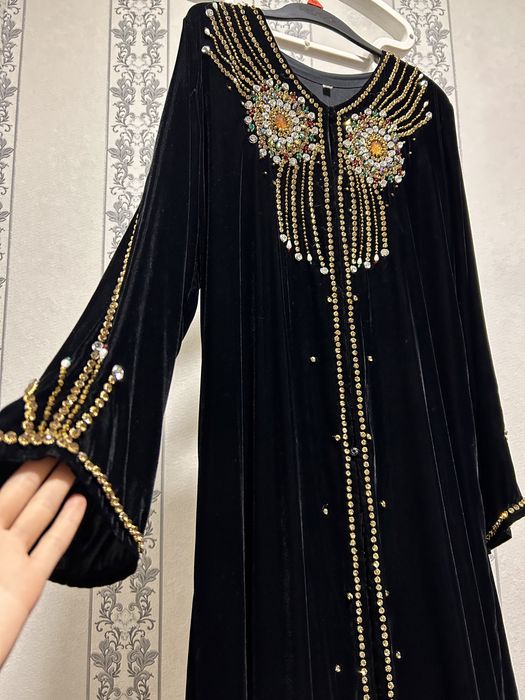 Dubay abayasi sotiladi