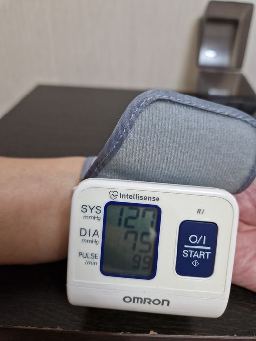 Тонометр автоматический Omron R1