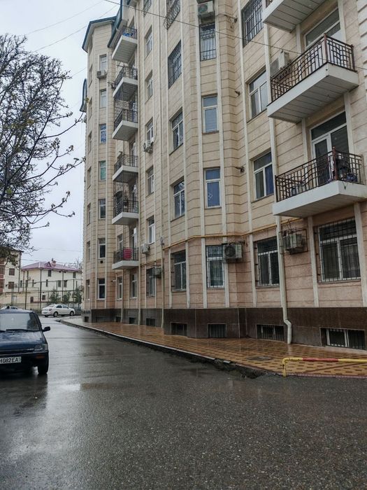 Продаётся квартира полуподвал