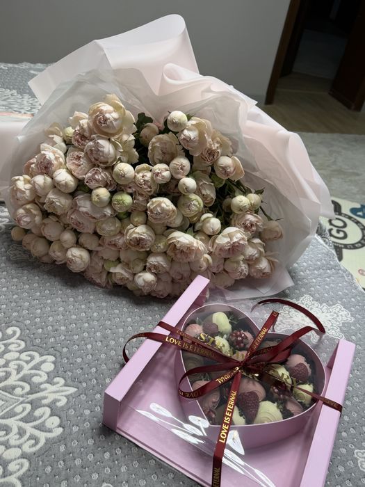 Продам пионовидные розы!!