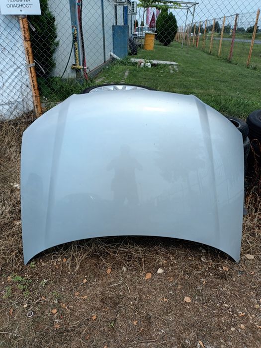 Преден капак за ауди а 3   200лв.