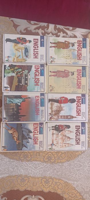 Продаются книги разного жанра. Kitoblar sotiladi