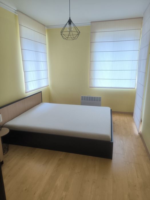 Двустаен апартамент в близост до Борисовата градинка и Младежки дом в