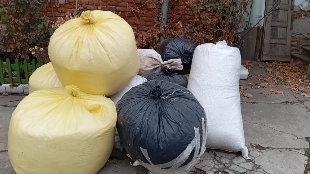 Vand perle polistiren macinat , bile / granule polistiren