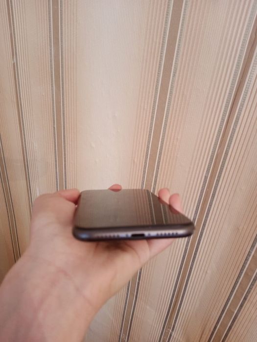 Продам Iphone 11