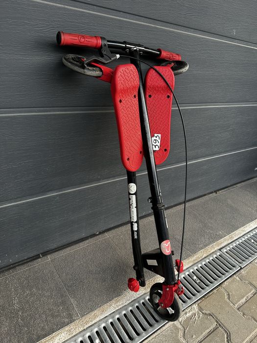 Триколесна тротинетка за дрифт