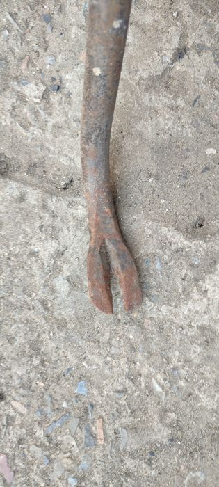 Продам гвоздодер, кувалда,лом,топор.