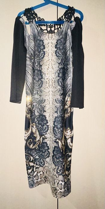 Продам платья 40-42 размер