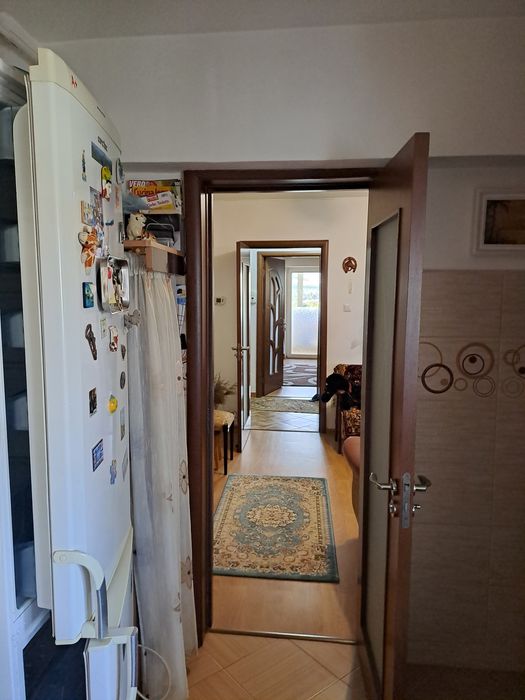 3 camere, decomandat,90 m.p. bloc nou,et.4 din 7 — fotografia 3
