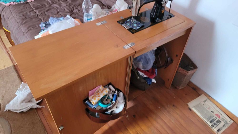 Шевна машина Union –ретро от соца , работеща, здрава.