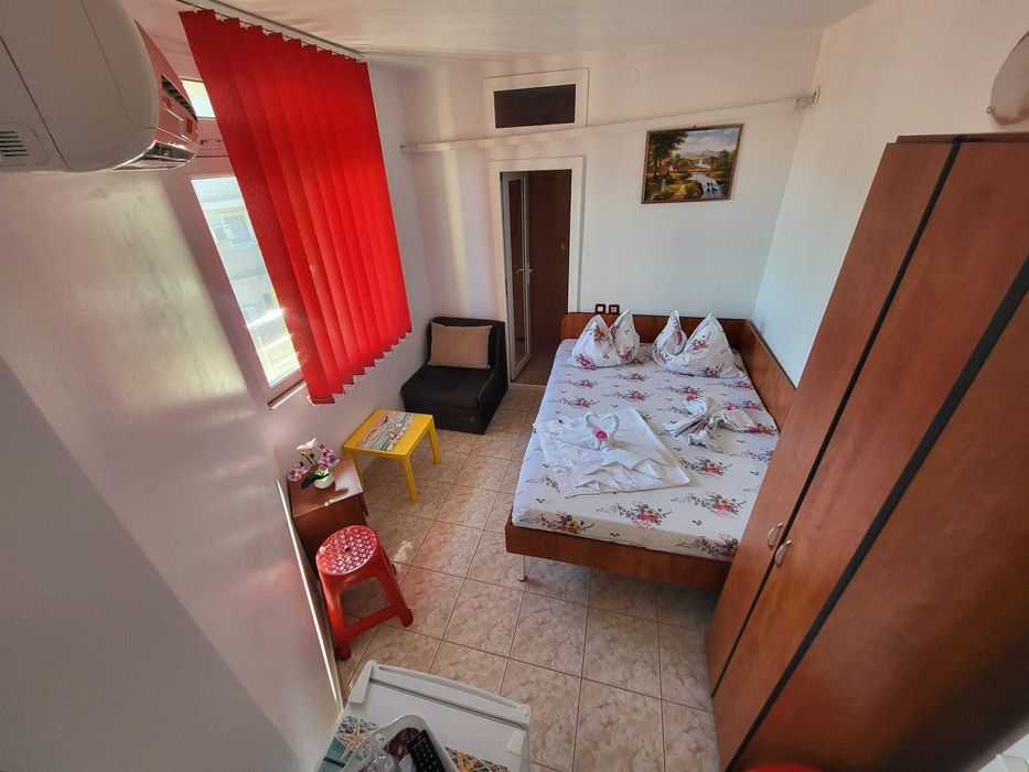 Cazare Eforie Nord aproape de plajă. Camere confortabile, curățenie și o atmosferă primitoare. Bucură-te de mare și de un concediu linistit.
