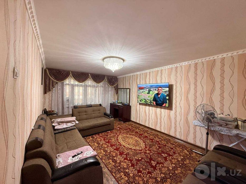 продается 3 комнатная квартира