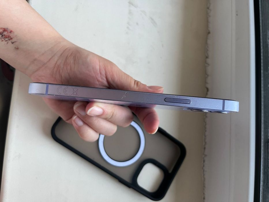 Продам айфон 12 64гб