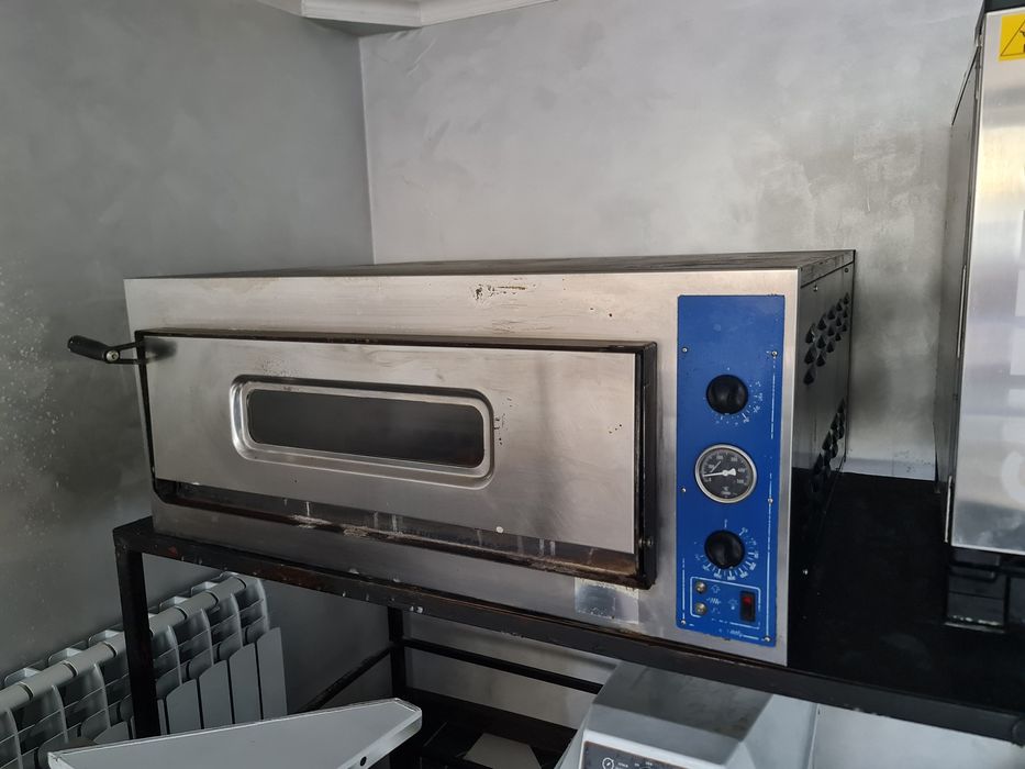 Пицца печь в отличном состоянии