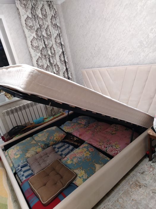 Продам двухспальную кровать