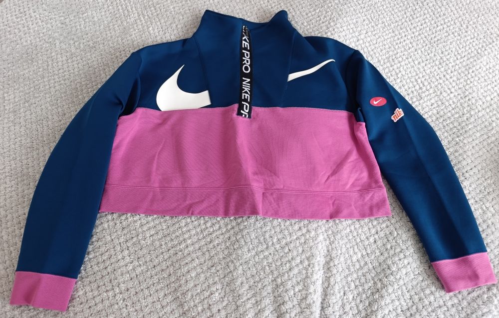 Nike Pro дамски суитчър