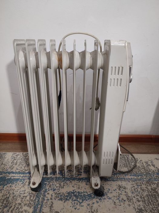 Масляный обогреватель, рабочий, 8 секции