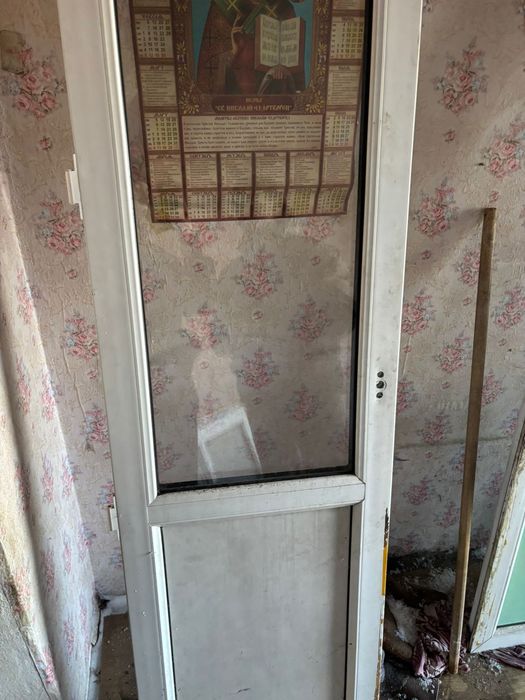 Двери,окна б/у по низкой цене