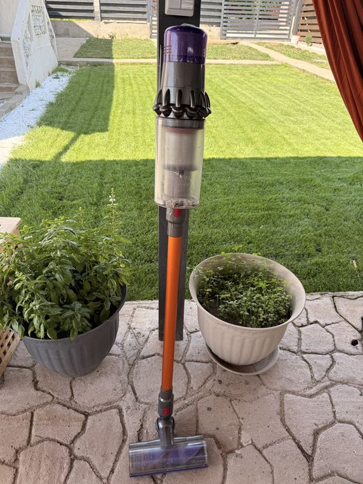 Dyson v11 aspirator
