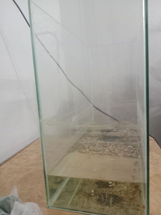 Продам 20 литров аквариум