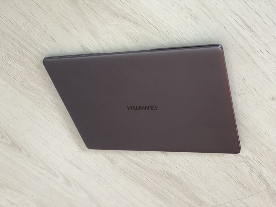 Huawei MatBook 13 cu procesor AMD Ryzen 7 3700U, 13” , 2K, 16GB, 512GB