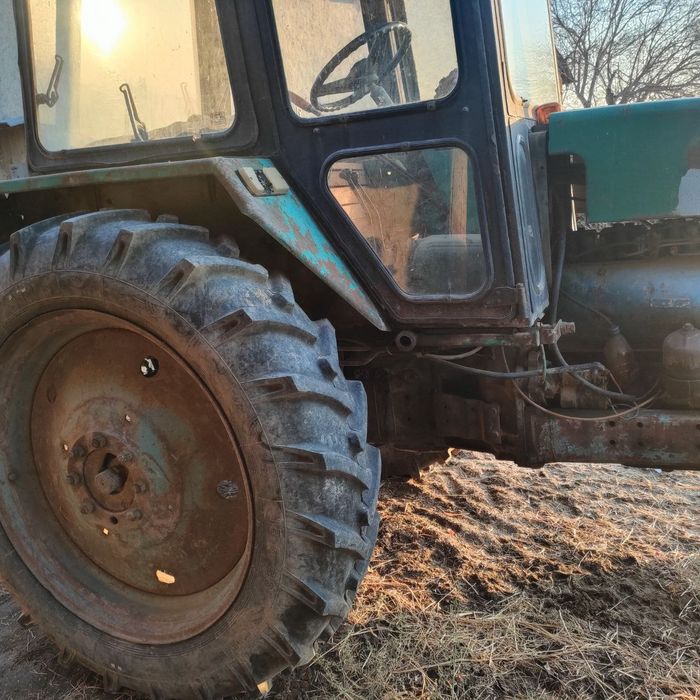 Traktor sotiladi Narxi 22 Milyon