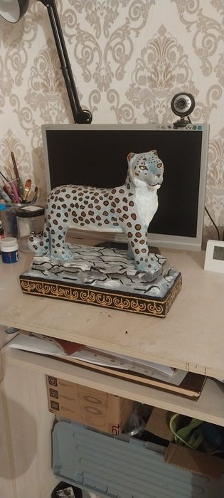 Барс,  статуэтка