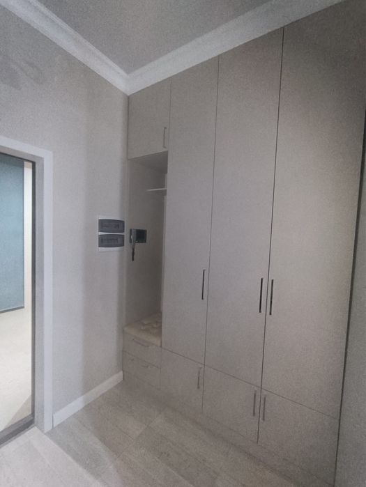 Продам шкаф в прихожую