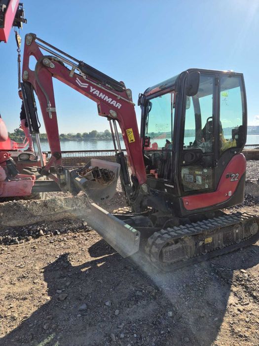 Inchiriere miniexcavator