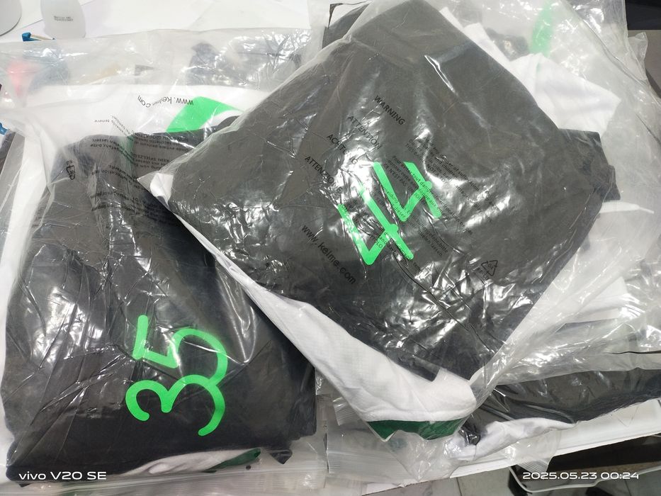 Футболки кепки кружки