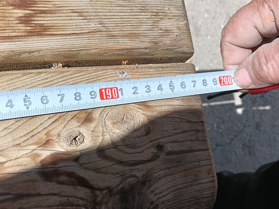 Vând bănci în Sanmihaiul Român