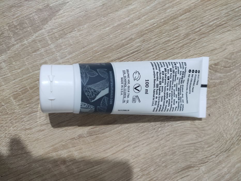 Pasta de dinti Schmidt's cu carbune activ 100% naturala