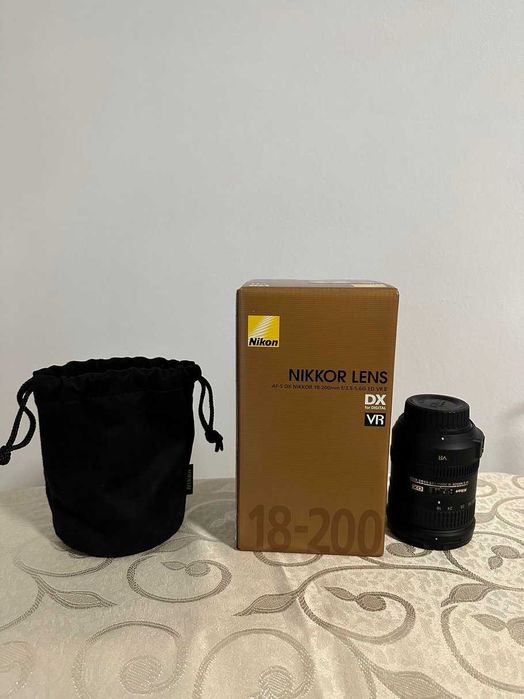 Aparat Nikon D3500 cu Obiective
